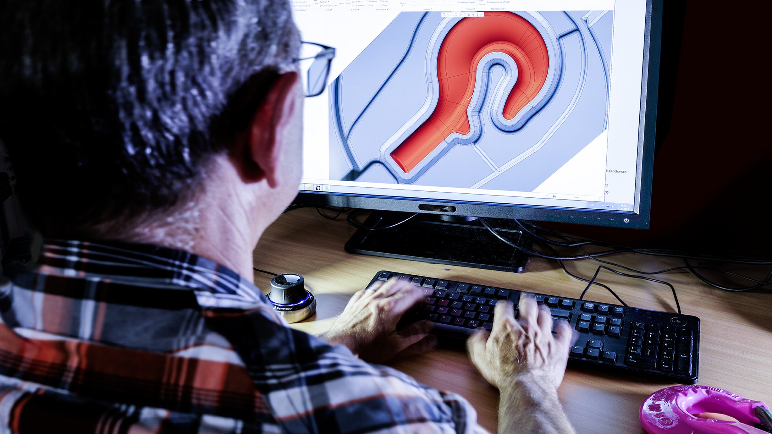 Entwicklung einer schmiedegerechten Konstruktion mit CAD-Programm.